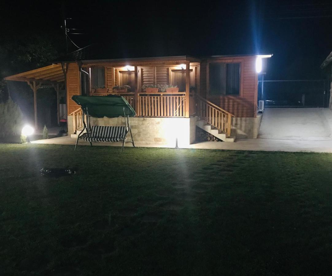 Къщи За Гости Михайлови Saparewa Banja Exterior foto